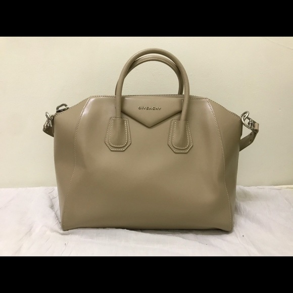 Givenchy antigona used medium - Picture 1 of 6